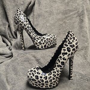 Shoe Dazzle Leopard Print Platform Stiletto Heels - Black and Cream